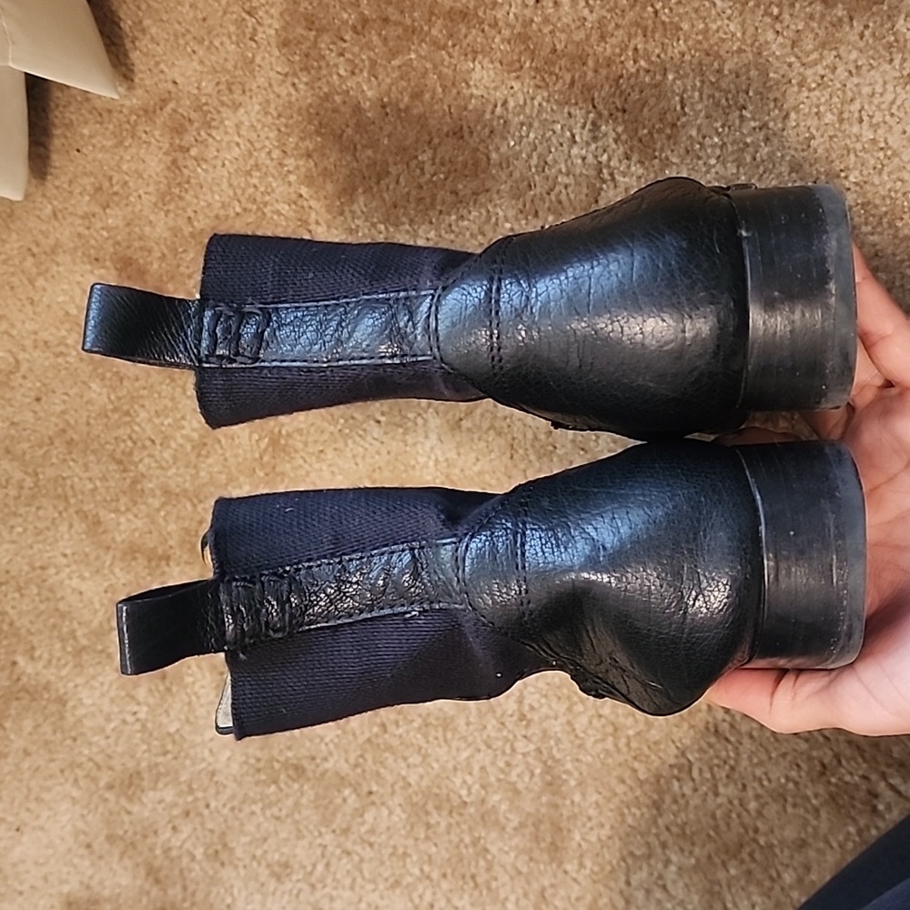 Frye Molly Gore Short Ankle Boots Black Leather W 7 1/2 - Picture 5 of 13